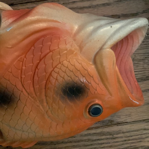 Goldfish Flip Flops - Picture 4 of 5